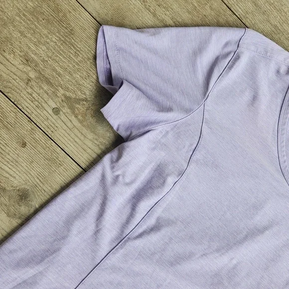 Duluth Light Purple Lavender Activewear V-Neck Workout T-Shirt Size Medium - Picture 2 of 6